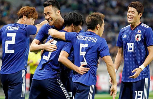 Nagatomo'lu Japonya, Muslera'lı Uruguay'ı devirdi