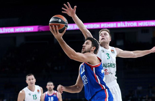 Anadolu Efes'e evinde şok!