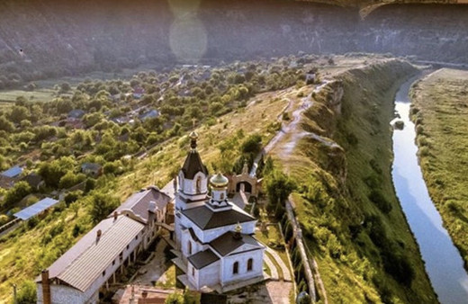 Moldova nerede uçakla kaç saat sürüyor tahmini varış