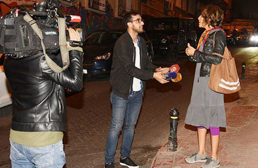 İstanbullu Gelin dizisinin Güneş'i Nihal Yalçın sokak ortasında şok etti