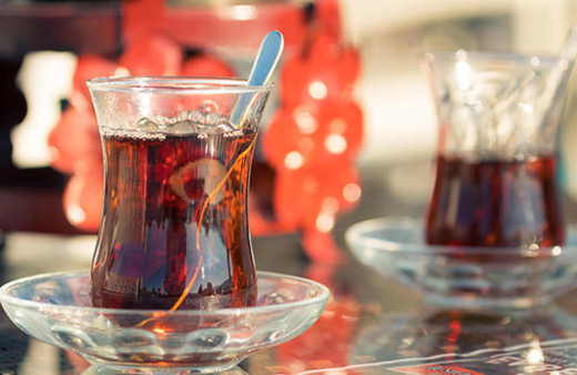 Demlikte kalan çayları böyle değerlendirin!