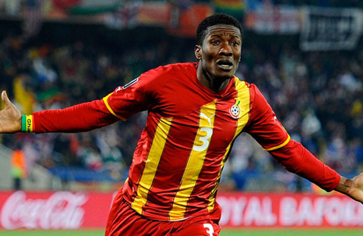 Yıldız futbolcu 11 aylık bebek şehidin doğum gününü kutladı!