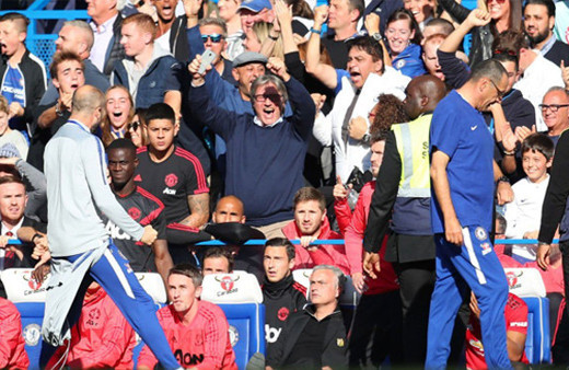 Son dakika golü sonrası sevincini abarttı Mourinho çıldırdı