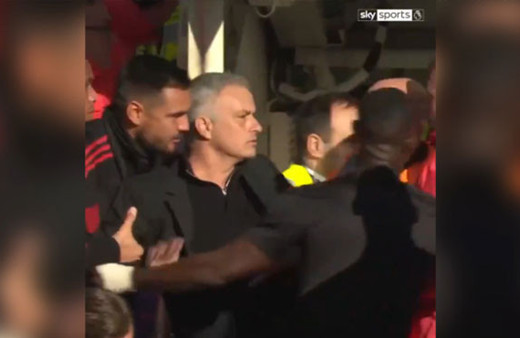 Son dakika golü sonrası sevincini abarttı Mourinho çıldırdı