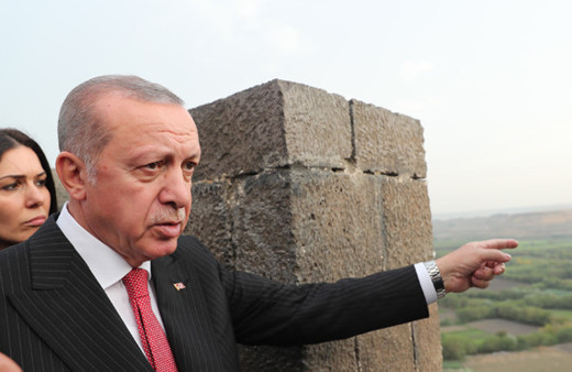 Cumhurbaşkanı Erdoğan, Sur’u gezdi incelemelerde bulundu