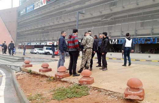 Silahıyla AVM'yi bastı firari asker herkesi korkuttu