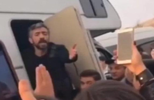 Resul Dindar’dan hayrana sert tepki: Sus cevap verme bana!