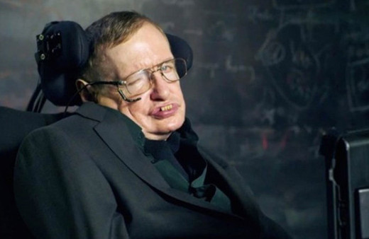 Ünlü fizikçi Hawking’den geri kalanlar satılıyor...