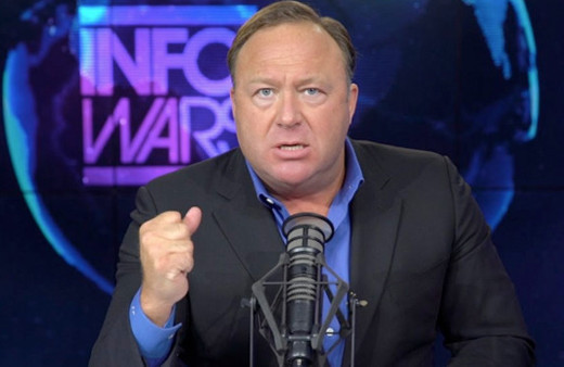 Twitter 'komplo teorisyeninin' hesaplarını kapattı