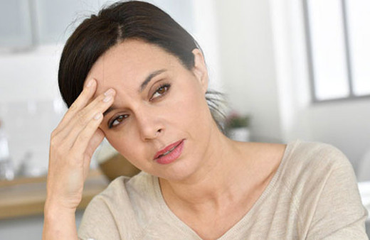 Kadınlar dikkat! 'Haşimato' hastalığına yakalanmış olabilirsiniz