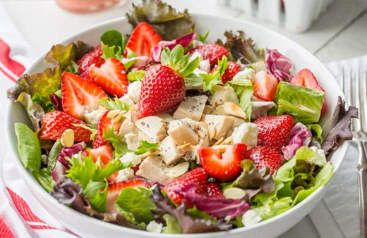 Yunan salatası nasıl yapılır?