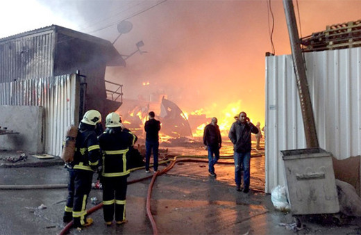Esenyurt'taki fabrika yangıyla ilgili 2 Afgan gözaltına alındı
