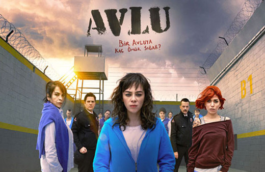 Star TV'nin Avlu dizisinde korkunç son ünlü oyuncu ile yollar ayrıldı