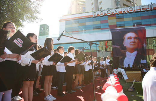 Doğa Koleji'nde Cumhuriyet coşkusu!