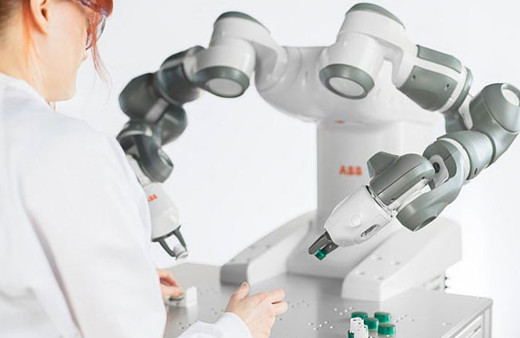 Robotların 'robot' üretebilmesi için fabrika kurulacak!