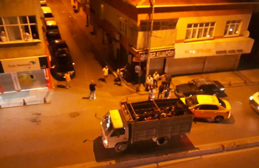 Görür görmez ihbar ettiler! Şoför yolun ortasında bırakıp kaçtı