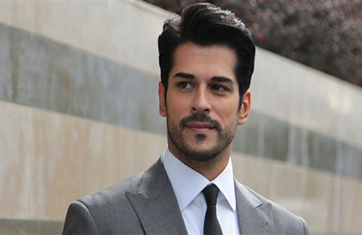 Burak Özçivit imzayı attı! Kazanacağı rakam dudak uçuklattı