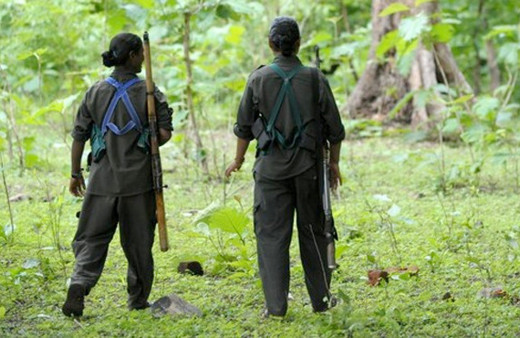 Maocu isyancılar polise kurdu