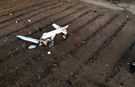 Antalya'da eğitim uçağı düştü!