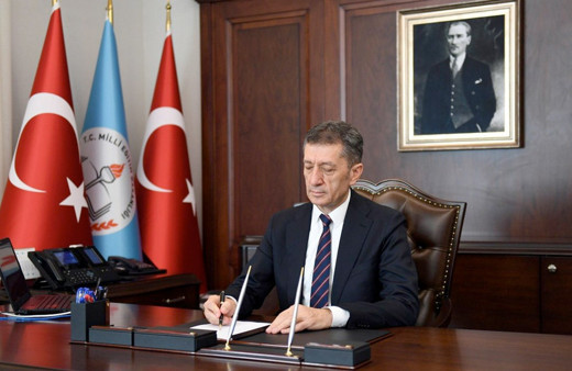 Milli Eğitim Bakanı Ziya Selçuk açıkladı! Öğretmenlik için o şart geliyor