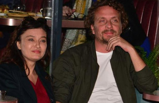 Gülperi dizisinin setinde romantizm! Nurgül Yeşilçay sevgilisi ile el ele