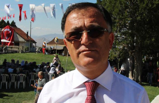 Kemer belediye başkanı AK Parti'den ihraç edildi