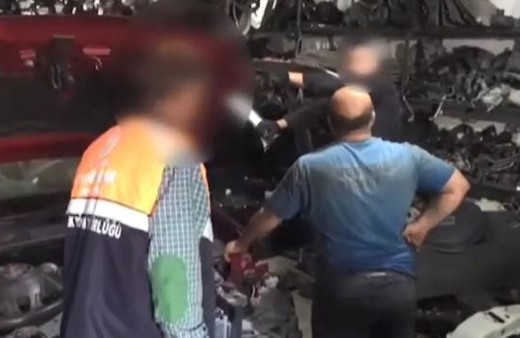 Çalınan arabayı ararken onlarca otomobilin parçasını buldular