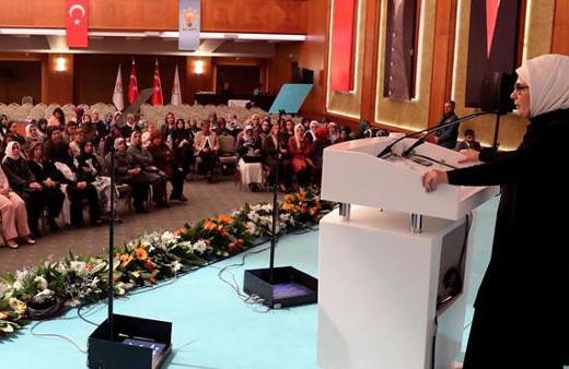 Emine Erdoğan AK Parti'li kadınlarla buluştu
