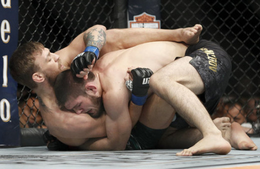 Khabib olaylı maçta McGregor'u mağlup etti!