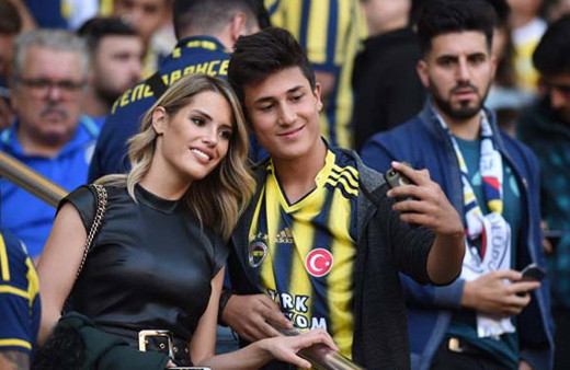 Kadıköy'de dikkat çeken güzel! Onun için sıraya girdiler