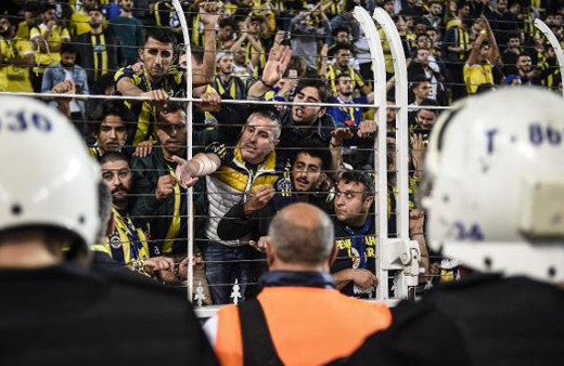 Fenerbahçeli taraftarların Cocu krizi!