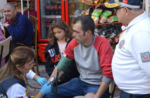 Kahraman baba! Alevlerin içine dalıp...