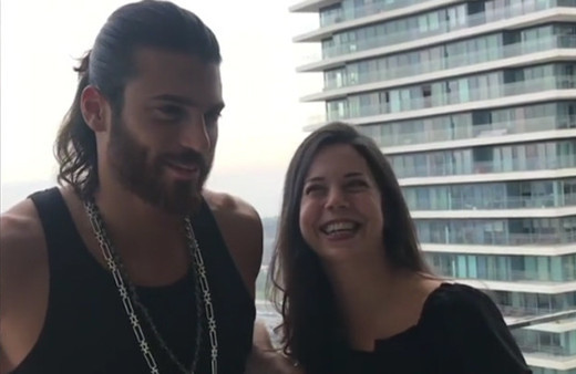 Erkenci Kuş dizisinin starı Can Yaman'ın annesini gören ablası sanıyor