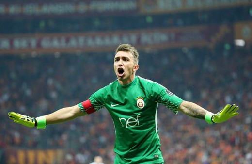 Muslera'ya sahada 10'dan fazla dikiş atıldı