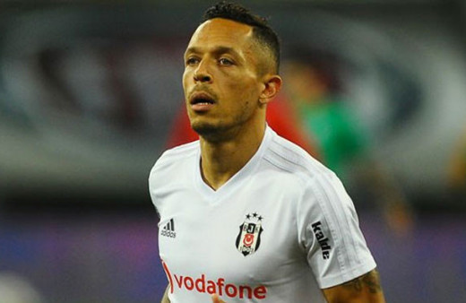 Adriano'nun yeni takımı belli oldu!