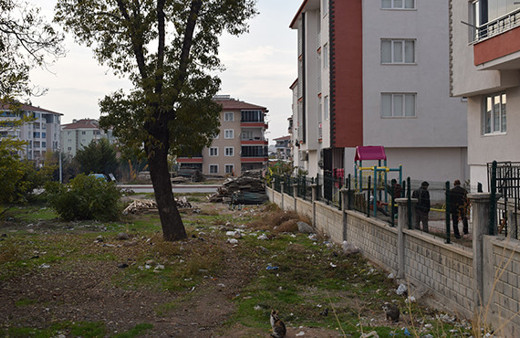 Av dehşeti: Parkta oyun oynarken vuruldu!