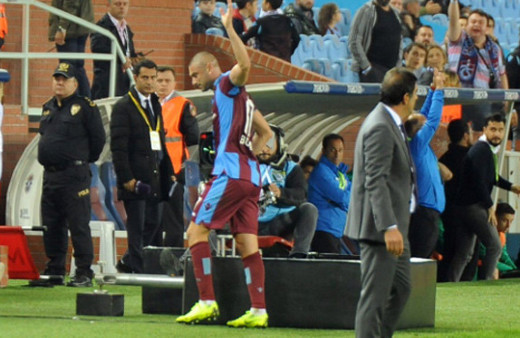 Trabzonspor'da Burak Yılmaz kadro dışı bırakılıyor