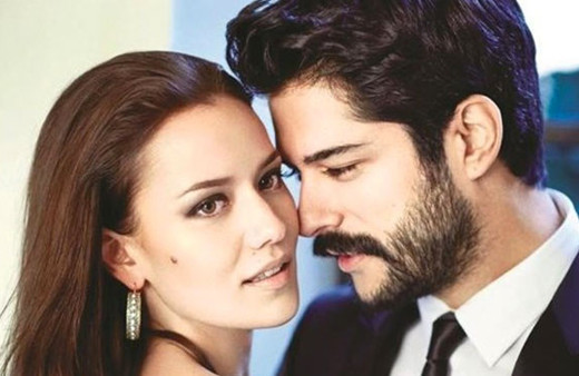 Burak Özçivit ve Fahriye Evcen bebek önlemini abarttı yanında bakın ne taşıyor