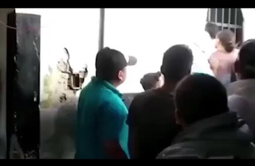 Anne amcasıyla beraber yakılan oğlunun öldürülüşünü canlı izledi