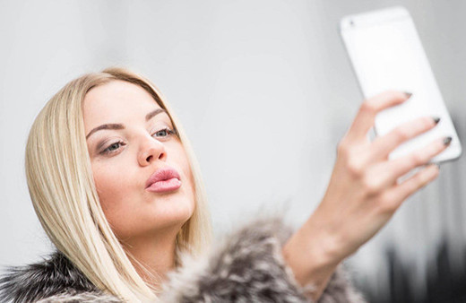 Fransa Instagram'dan zengin avına çıkıyor