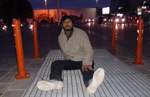 Taşı toprağı altın diye geldiği İstanbul'da sefaleti yaşıyor