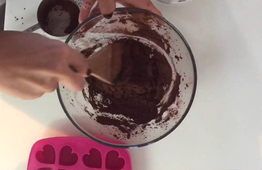 Şekersiz çikolata tarifi ve malzemeleri