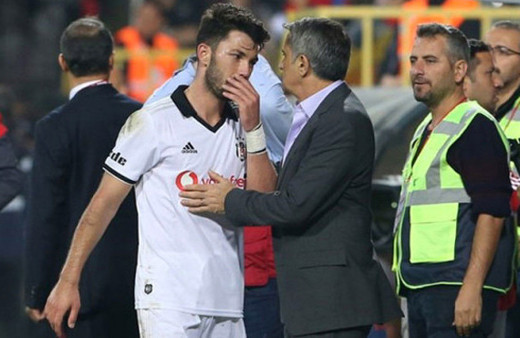 Fenerbahçe ve Galatasaray'dan Tolgay'a hücum