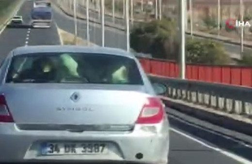 Otomobildeki detayı görenler gözlerine inanamadı! 