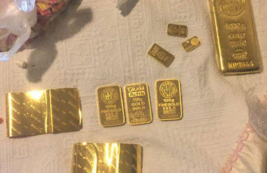 FETÖ'nün 'gaybubet evleri' sorumlusu külçe altınlarla yakalandı