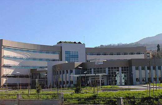 Başhekim evini tadilata sokup ailesiyle hastanede özel odaya yerleşti