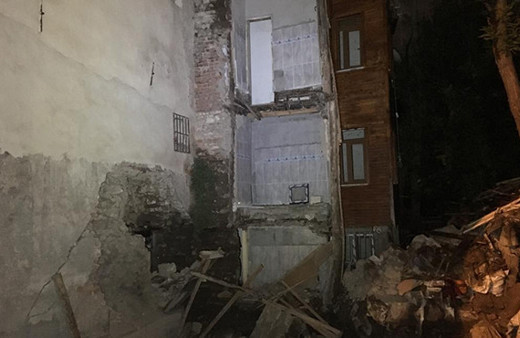 Fatih'te çökme riski nedeniyle 2 bina boşaltıldı!