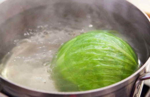 Kış aylarından göbeğinizden lahana çayı ile kurtulun!