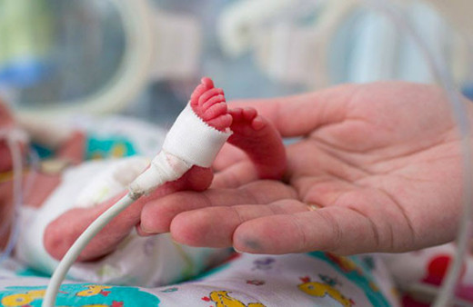 Prematüre bebeklerin en büyük sağlık sorunu beslenme yetersizliği