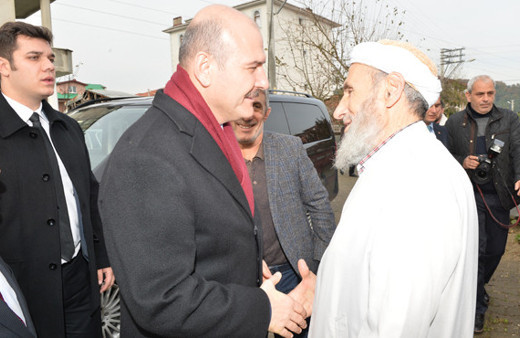 Bakan Soylu'dan şehit kaymakamın ailesine ziyaret